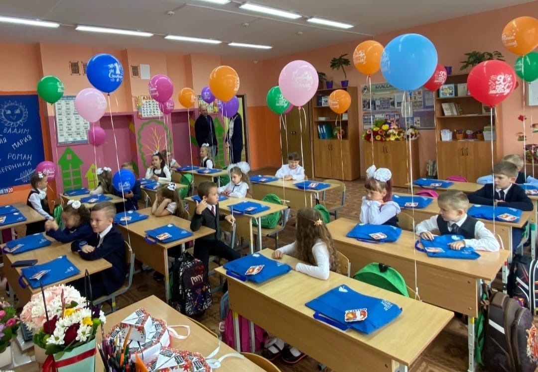 Первоклассникам подарили наборы «На Севере - учиться!» Первоклассникам подарили наборы «На Севере - учиться!»